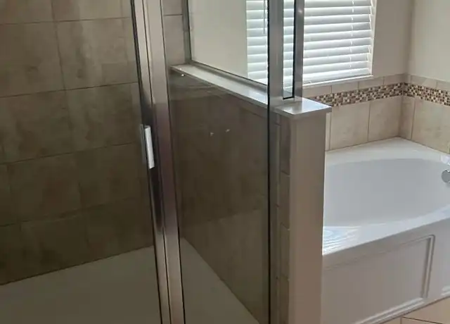 Property at 642 Andalusia Loop, Davenport, FL, 33837, 4 beds, 2.5 baths, [object Object]