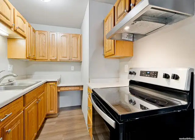 Property at 560 W Linwood Ave Unit 204, Oshkosh, WI, 54901, 2 beds, 1 bath, [object Object]