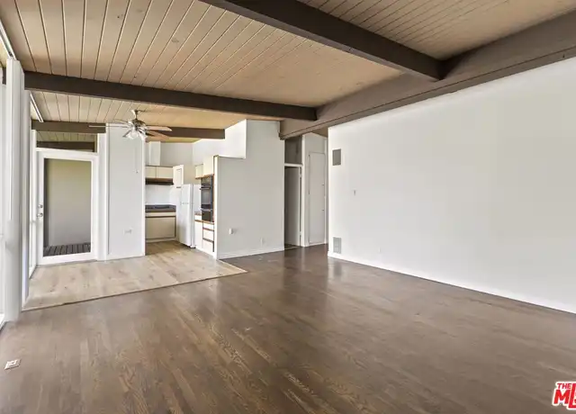 Property at 3330 S Sepulveda Blvd Unit 32, Los Angeles, CA, 90034, 2 beds, 1 bath, [object Object]