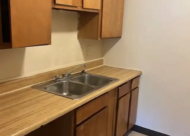 Property at 302 Zara St Apt 301, Pittsburgh, PA, 15210, 3 beds, 1 bath, [object Object]