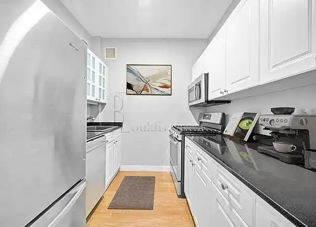 Property at 1 West St Unit 2412, New York, NY, 10004, 2 beds, 1 bath, [object Object]