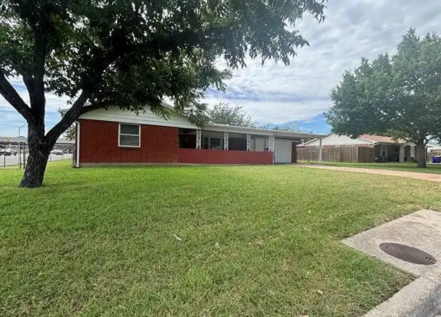 Property at 501 Branch Cir E, Fort Worth, TX, 76108, 3 beds, 2 baths, [object Object]