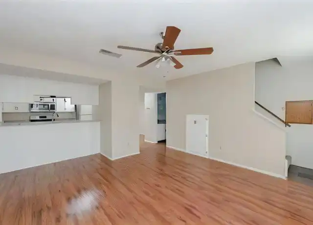Property at 1231 Dallas Dr, Denton, TX, 76205, 2 beds, 1.5 baths, [object Object]