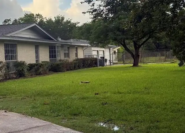 Property at 717 E Sycamore St, Fresno, TX, 77545, 4 beds, 3 baths, [object Object]