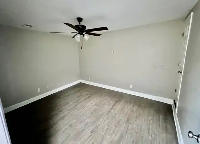 Property at 2331 Cedar St, Louisville, KY, 40212, 2 beds, 1 bath, [object Object]