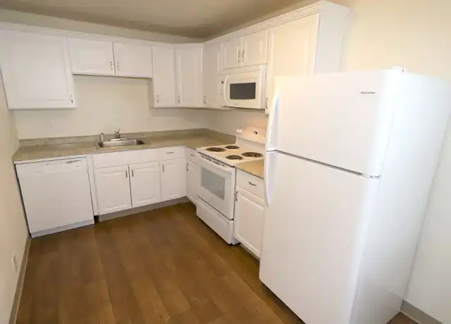 Property at 1366 12th St SE Unit 1352, Salem, OR, 97302, 1 bed, 1 bath, [object Object]