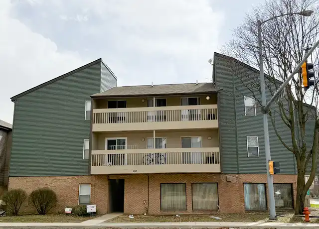 Property at 813 Springfield Ave, Urbana, IL, 61801, 2 beds, 1 bath, [object Object]