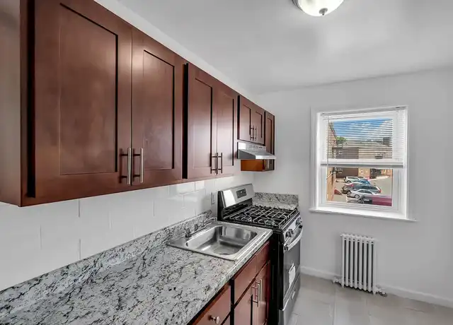 Property at Chilton Hall Apartments - 127 Chilton St, Elizabeth, NJ, 07202, 1 bed, 1 bath, [object Object]