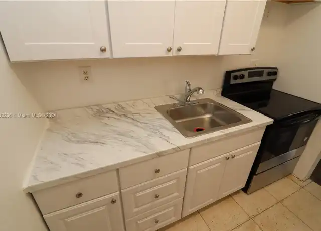 Property at 499 NW 42nd St, Oakland Park, FL, 33309, 1 bed, 1 bath, [object Object]