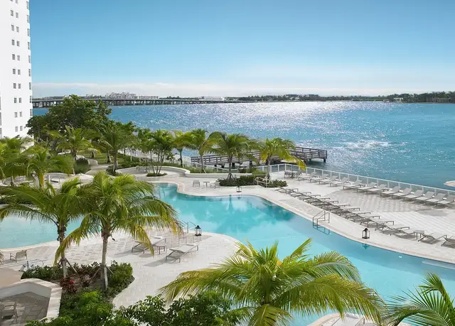 Photo of 900 West Ave, Miami Beach, FL 33139