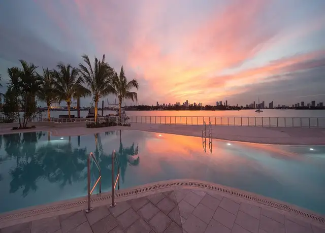 Photo of 900 West Ave, Miami Beach, FL 33139