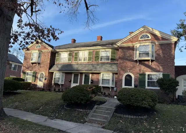 Property at 6754 Chestnut St, Cincinnati, OH, 45227, 2 beds, 1 bath, [object Object]