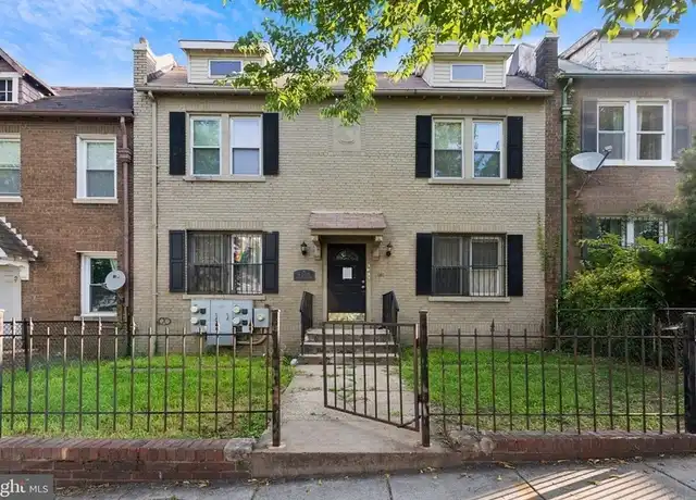 Property at 1106 Queen St NE Unit 1, Washington, DC, 20002, 2 beds, 1 bath, [object Object]