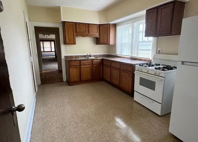 Property at 1132 Crosby St Unit 1130-2W, Rockford, IL, 61107, 1 bed, 1 bath, [object Object]