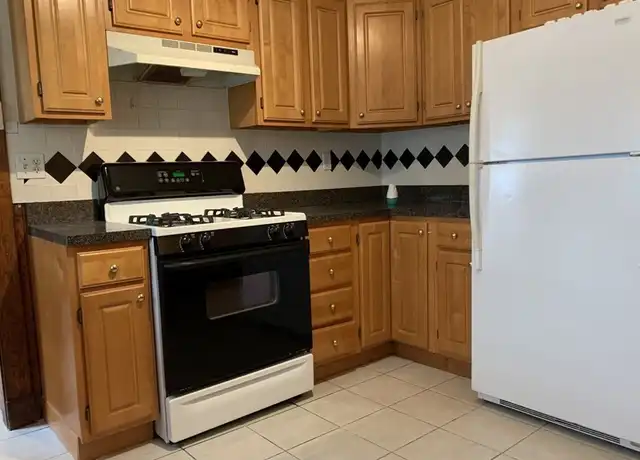 Property at 178 Calumet St Unit 1, Mission Hill, MA, 02120, 3 beds, 1.5 baths, [object Object]