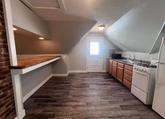 Property at 24 Portsmouth Pl NE Unit 2, Grand Rapids, MI, 49503, 1 bed, 1 bath, [object Object]