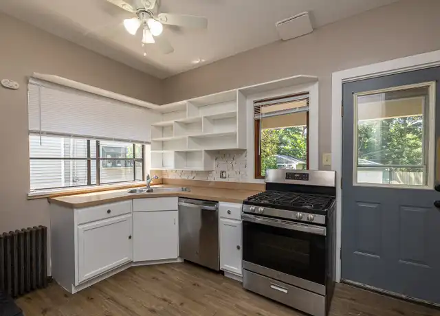 Property at 2869 Hampshire Rd, Cleveland, OH, 44118, 5 beds, 1.5 baths, [object Object]
