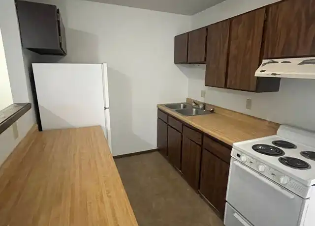 Property at 3719 W 9th St #10, Waterloo, IA, 50702, 2 beds, 1 bath, [object Object]