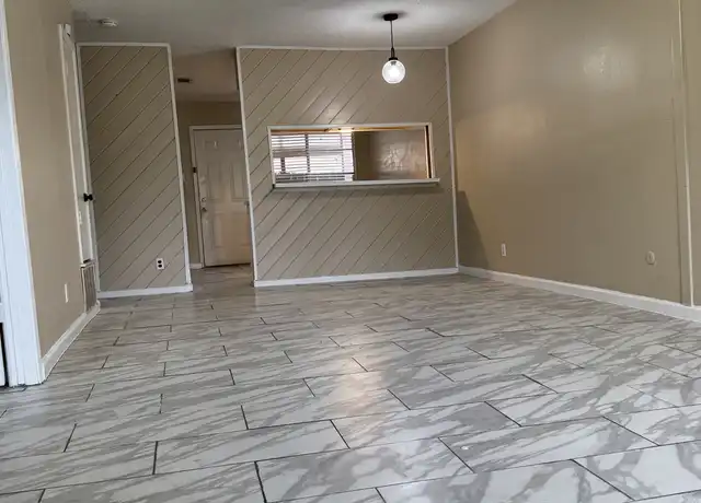 Property at 1051 Country Club Dr Unit C10, Seguin, TX, 78155, 2 beds, 2 baths, [object Object]