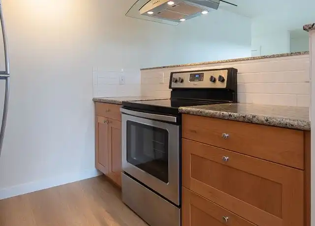 Property at 8218 169th Ave NE Unit B1, Redmond, WA, 98052, 2 beds, 1 bath, [object Object]