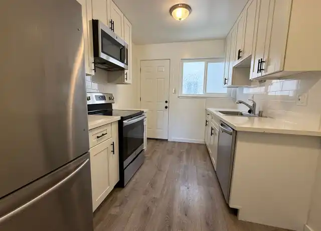 Property at 2037 Central Ave Unit J, Alameda, CA, 94501, 2 beds, 1 bath, [object Object]