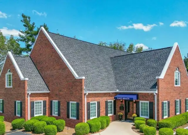 Property at 1404 N Main St, Shelbyville, TN, 37160, 3 beds, 2 baths, [object Object]