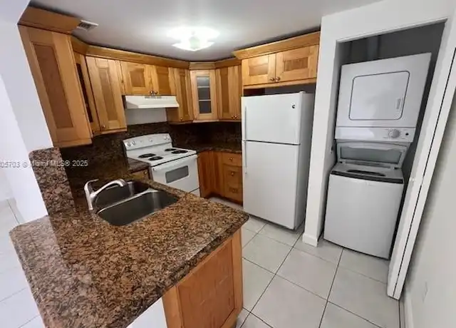 Property at 10303 NW 9th Street Cir #10316, Miami, FL, 33172, 3 beds, 2 baths, [object Object]