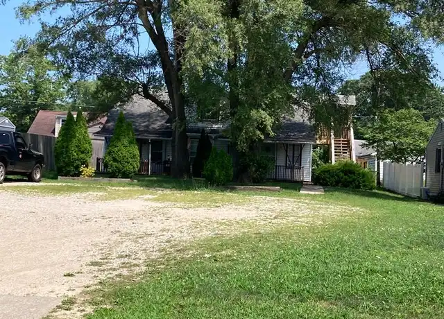 Property at 108 N Claypool Rd Apt 3, Muncie, IN, 47303, 2 beds, 1 bath, [object Object]