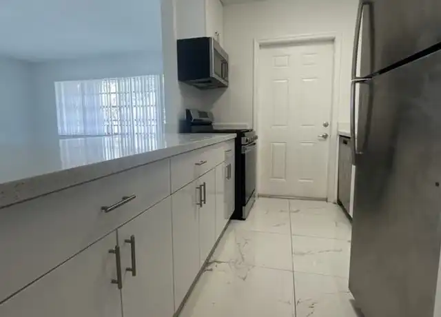 Property at 601 SW 2nd Ave #4, Boca Raton, FL, 33432, 3 beds, 2 baths, [object Object]