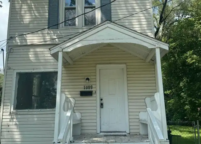 Property at 1009 W Smith St, Peoria, IL, 61605, 2 beds, 1 bath, [object Object]