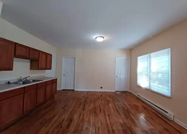 Property at 810 15th Ave Unit 810-4, Rockford, IL, 61104, 2 beds, 1 bath, [object Object]