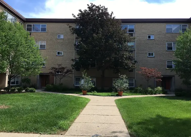 Photo of 4921 Crain St, Skokie, IL 60077