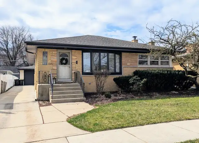 Property at 1315 W Oakton St, Arlington Heights, IL, 60004, 3 beds, 2 baths, [object Object]