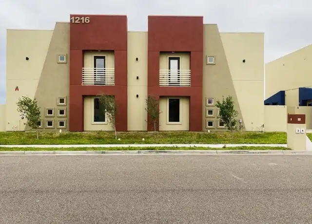Property at 1216 E Camellia Ave Unit 4, McAllen, TX, 78501, 2 beds, 2.5 baths, [object Object]