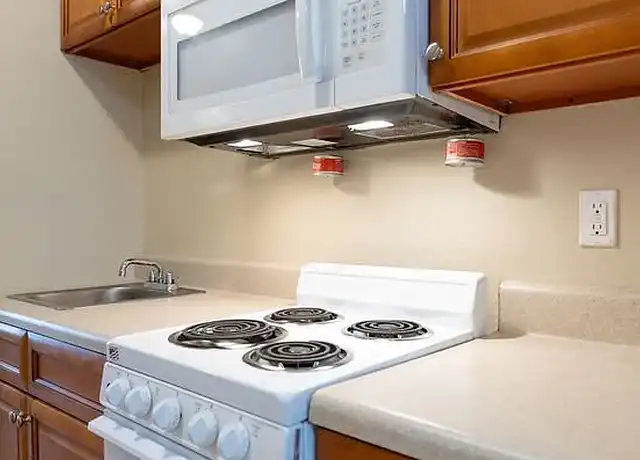 Property at MGVG Moultrie Peak - 841 E Central Ave, Moultrie, GA, 31768, 1 bed, 1 bath, [object Object]