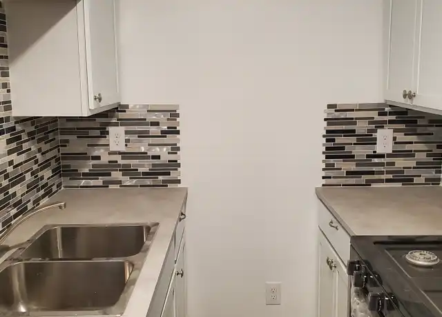 Property at 1084 Dale St N Unit 4, St Paul, MN, 55117, 2 beds, 1 bath, [object Object]