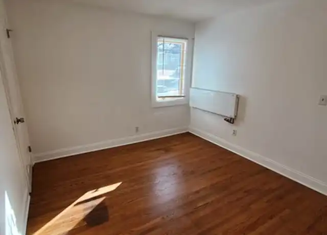 Property at 1084 Dale St N Unit 4, St Paul, MN, 55117, 2 beds, 1 bath, [object Object]