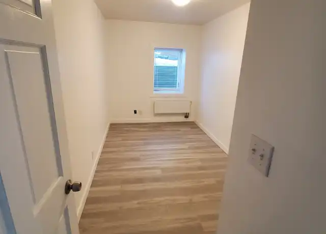 Property at 1084 Dale St N Unit 4, St Paul, MN, 55117, 2 beds, 1 bath, [object Object]