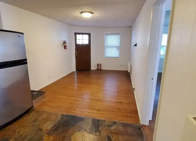 Property at 1084 Dale St N Unit 4, St Paul, MN, 55117, 2 beds, 1 bath, [object Object]