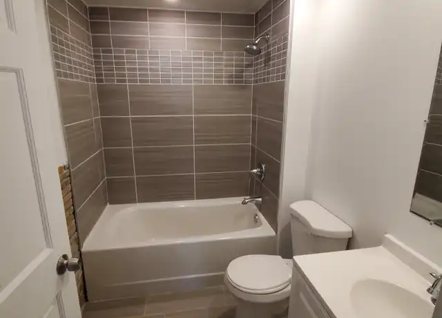 Property at 1084 Dale St N Unit 4, St Paul, MN, 55117, 2 beds, 1 bath, [object Object]