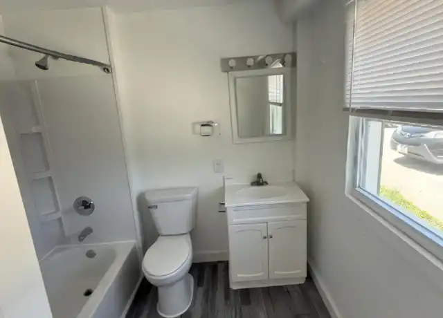 Property at 420 Water St Unit 3, Center Point, IA, 52213, 2 beds, 1 bath, [object Object]