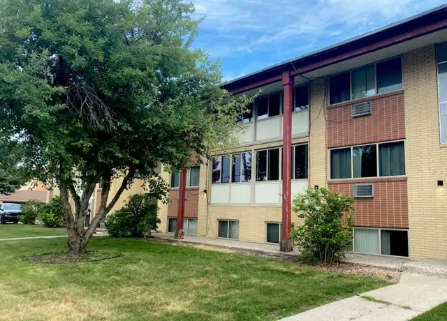Property at 924 24th Ave S, Moorhead, MN, 56560, 1-2 bed, 1 bath, [object Object]