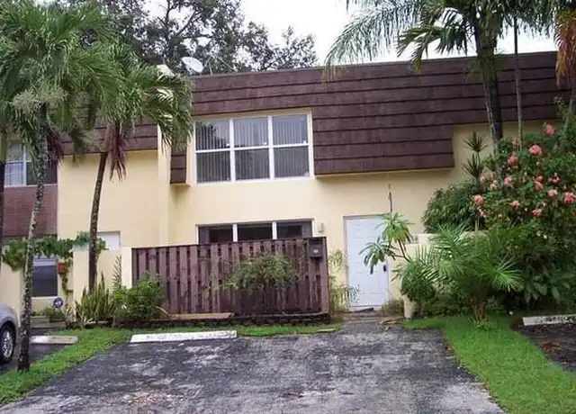 Property at 3750 SW 60th Ter, Davie, FL, 33314, 3 beds, 2.5 baths, [object Object]