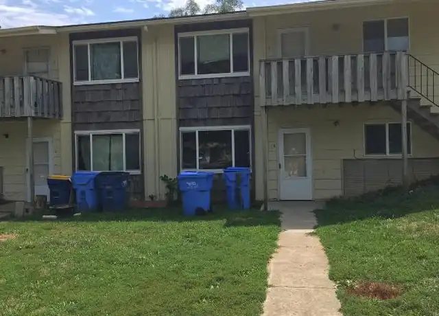 Property at 202 Grace St, Tonganoxie, KS, 66086, 2 beds, 1 bath, [object Object]