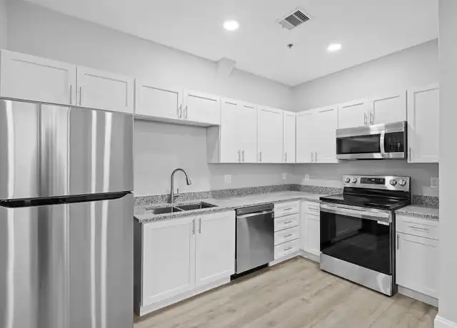 Property at 1800 S Staples St Unit B5, Corpus Christi, TX, 78404, 1 bed, 1 bath, [object Object]