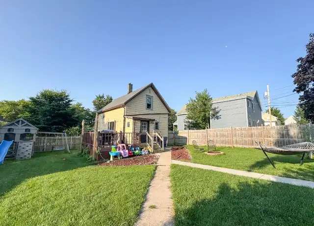 Property at 122 E Prospect St, Port Washington, WI, 53074, 2 beds, 1 bath, [object Object]