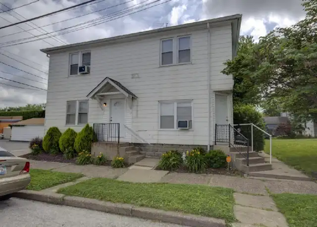 Property at 416 24th St Apt 4, Moline, IL, 61265, 1 bed, 1 bath, [object Object]