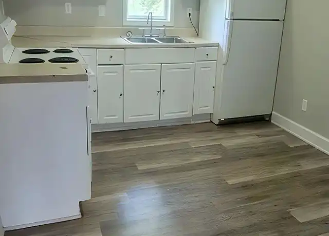 Property at 3611 Bishop Rd Unit 4, St Joseph, MO, 64505, 2 beds, 1 bath, [object Object]