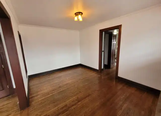 Property at 1534 Woodland Ave Unit 1534-4, Des Moines, IA, 50309, 2 beds, 1 bath, [object Object]