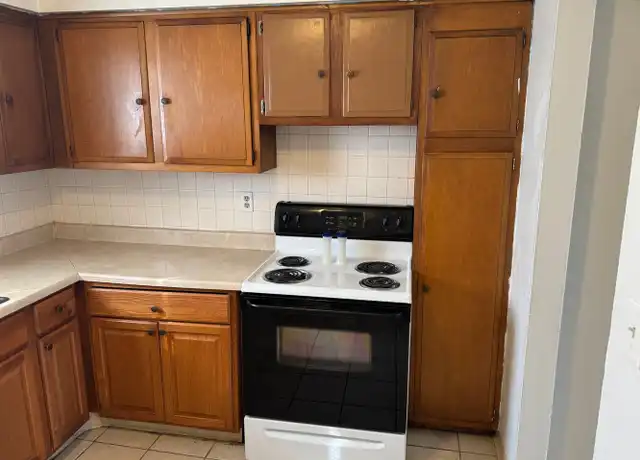 Property at 4491 Hudson Dr Unit 1, Stow, OH, 44224, 2 beds, 1 bath, [object Object]